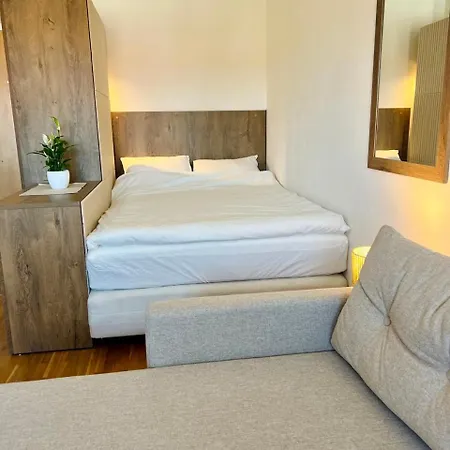 Boutique With Terrace 7 Praga